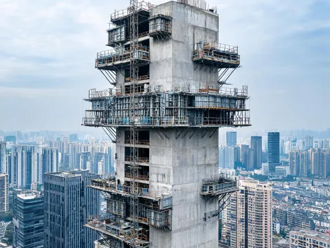 High-rise core climbing formwork