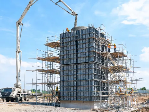 Bridge pier formwork